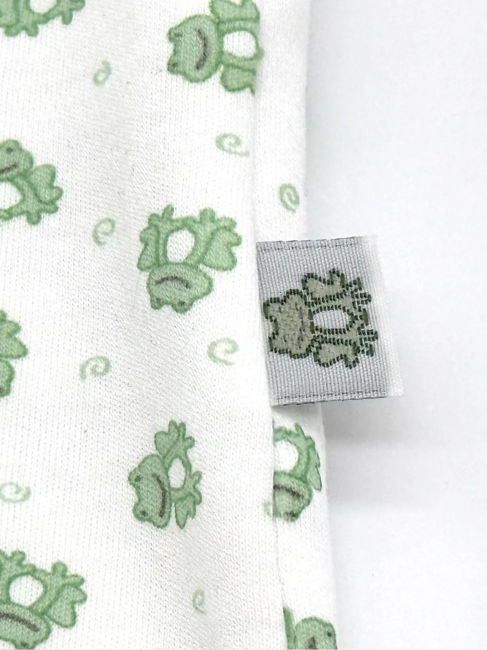 GUC Kissy Kissy Frogs Pima Cotton Footless One-Piece Sleeper in White Green 3-6M